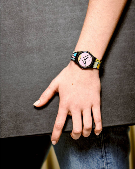 SWATCH COMPOSITION IN OVAL WITH COLOR PLANES 1