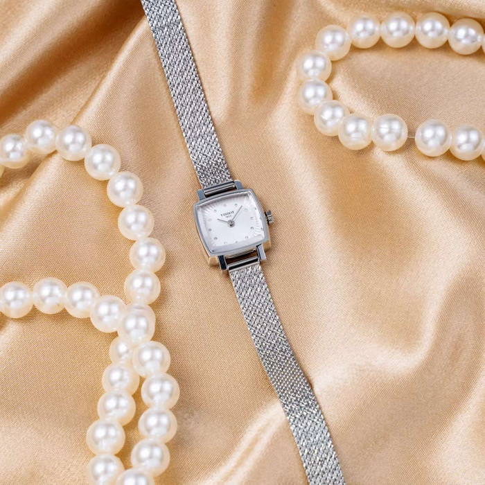 TISSOT  Lovely Square