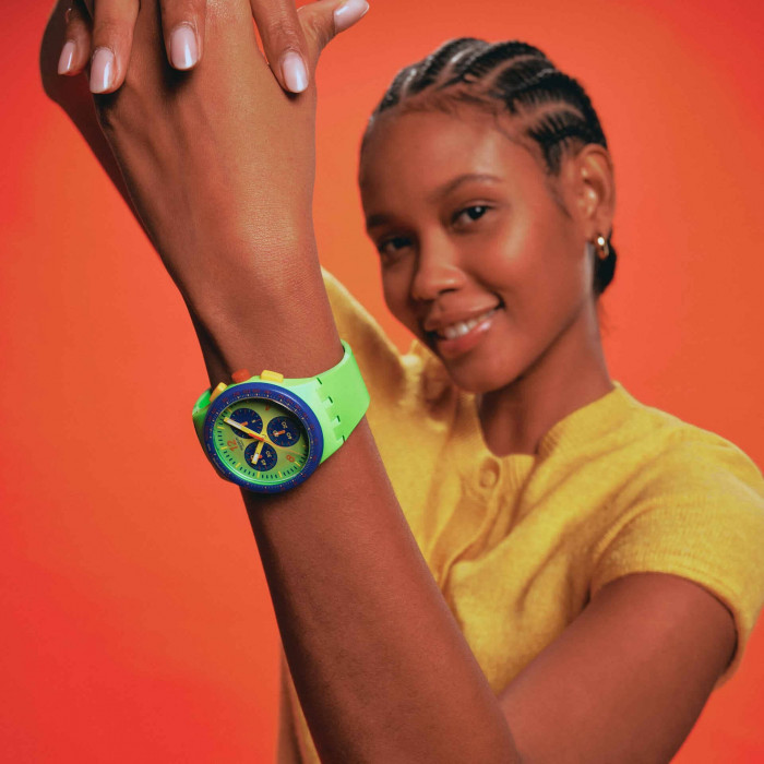 SWATCH FLOWING FRESHLY