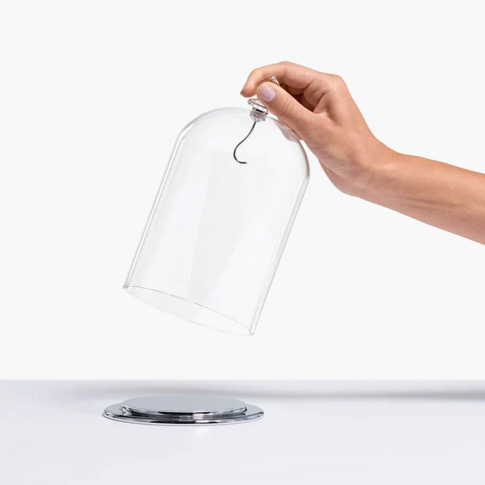 Дисплей под стеклянным колпаком Swarovski