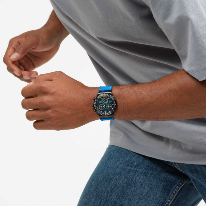 SWATCH MOMENTS IN BLUE