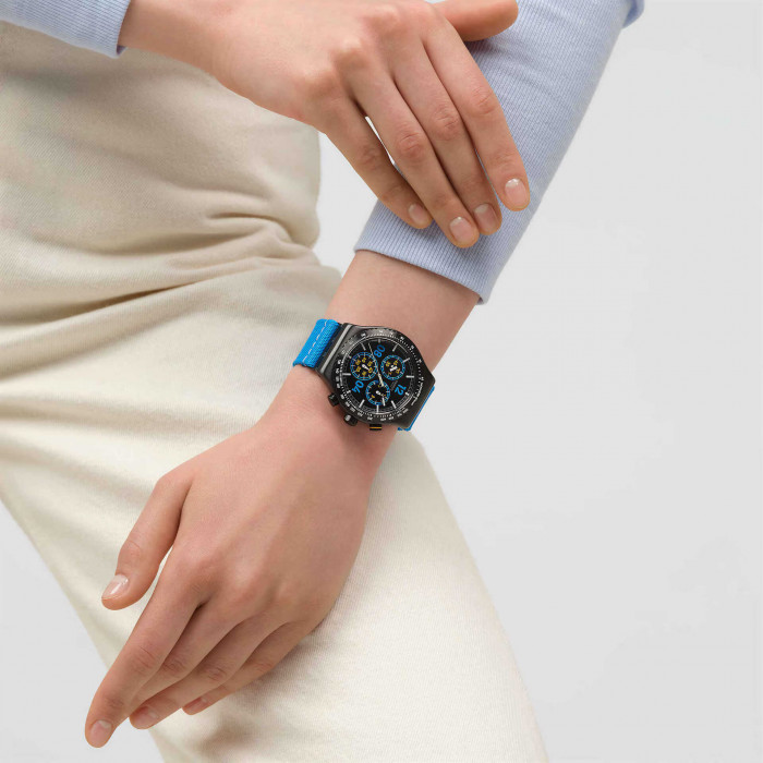 SWATCH MOMENTS IN BLUE