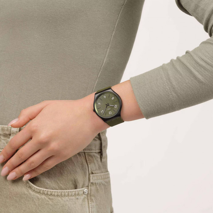 SWATCH HINT OF PINE