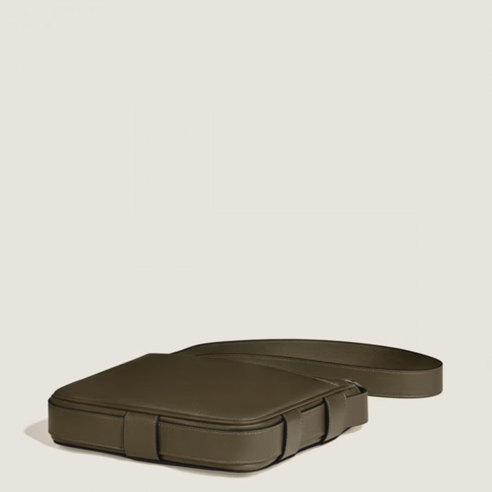 Вертикальная сумка мессенджер Montblanc Sartorial