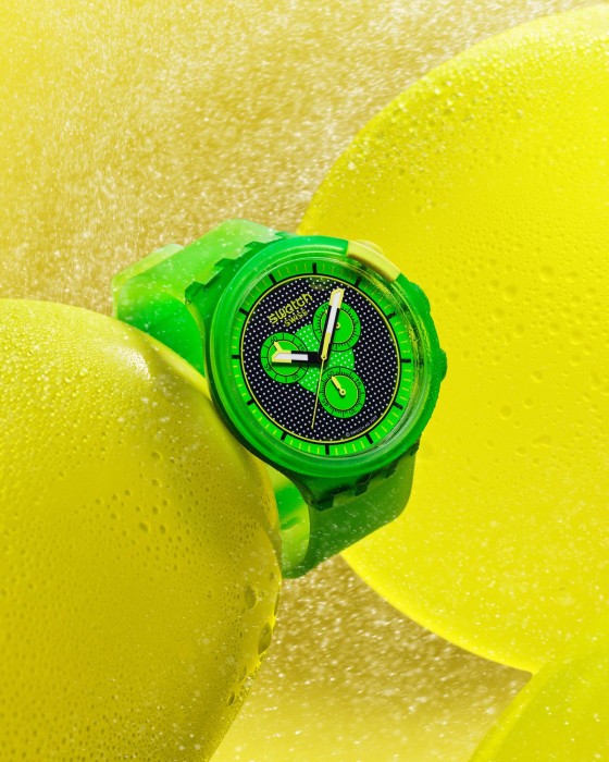 SWATCH GLOWINGLY GREEN