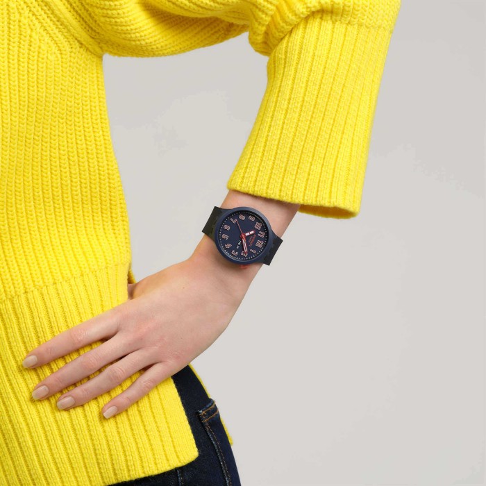 SWATCH ESSENTIALLY CONFIDENT
